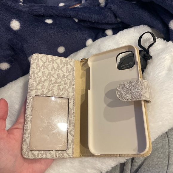 Michael Kors Wallet Phone Case - Like New - Beige/Striped Design - iPhone 11/12 - Picture 3 of 9